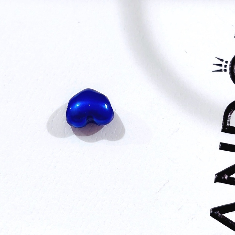 PANDORA Metallic Blue Heart Charm (2 Charms in one box) - Picture 4 of 7